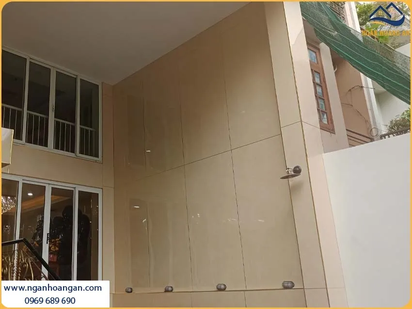 Thi Công Tấm PVC Giả Đá PVC2020 Kosmos Cho Sảnh Công Ty